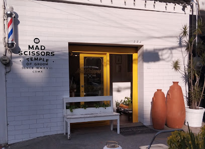 Mad Scissors Temple Of Groom Barbería thumb 5